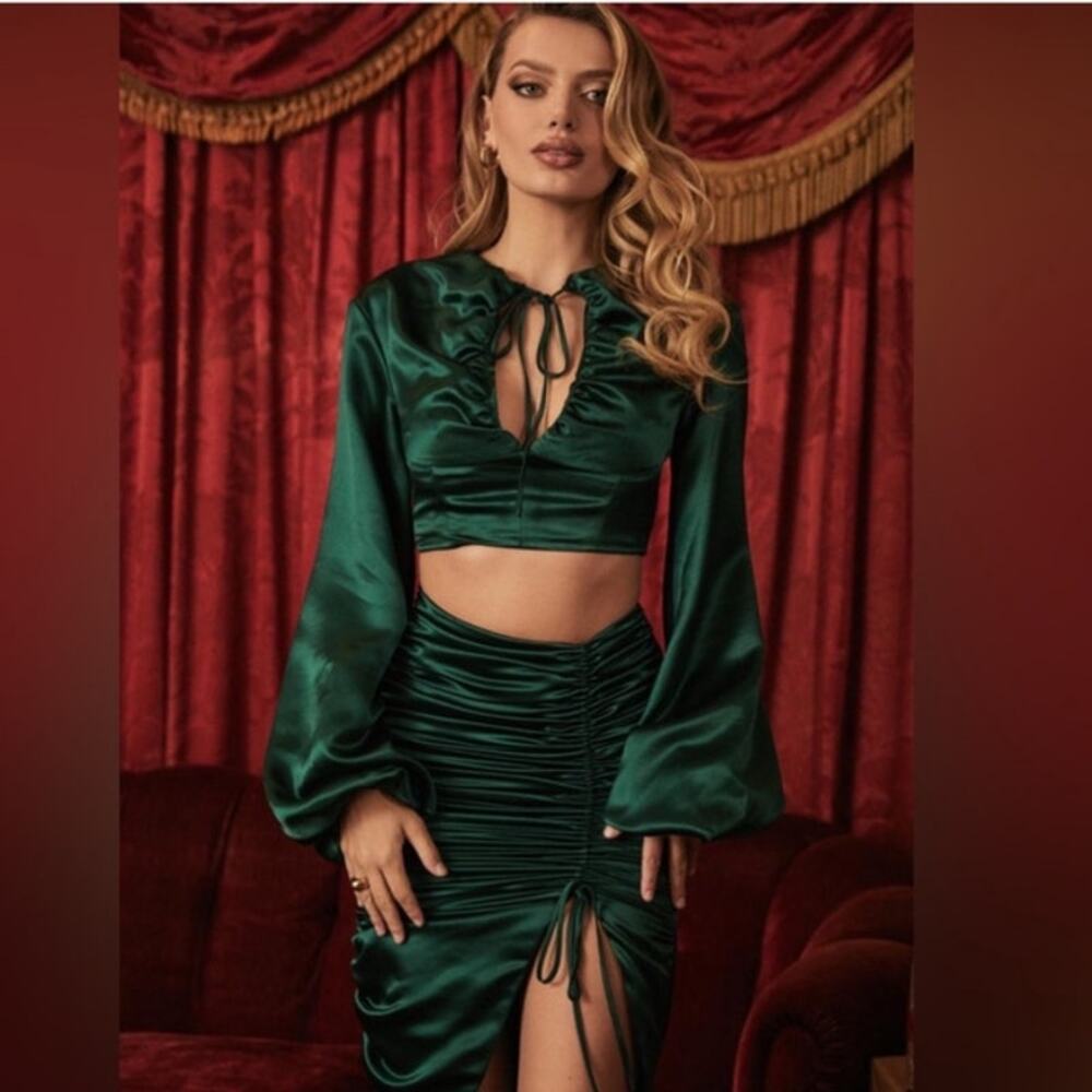 NWT House of CB Evergreen Set Vandra blouse and Petronella Skirt